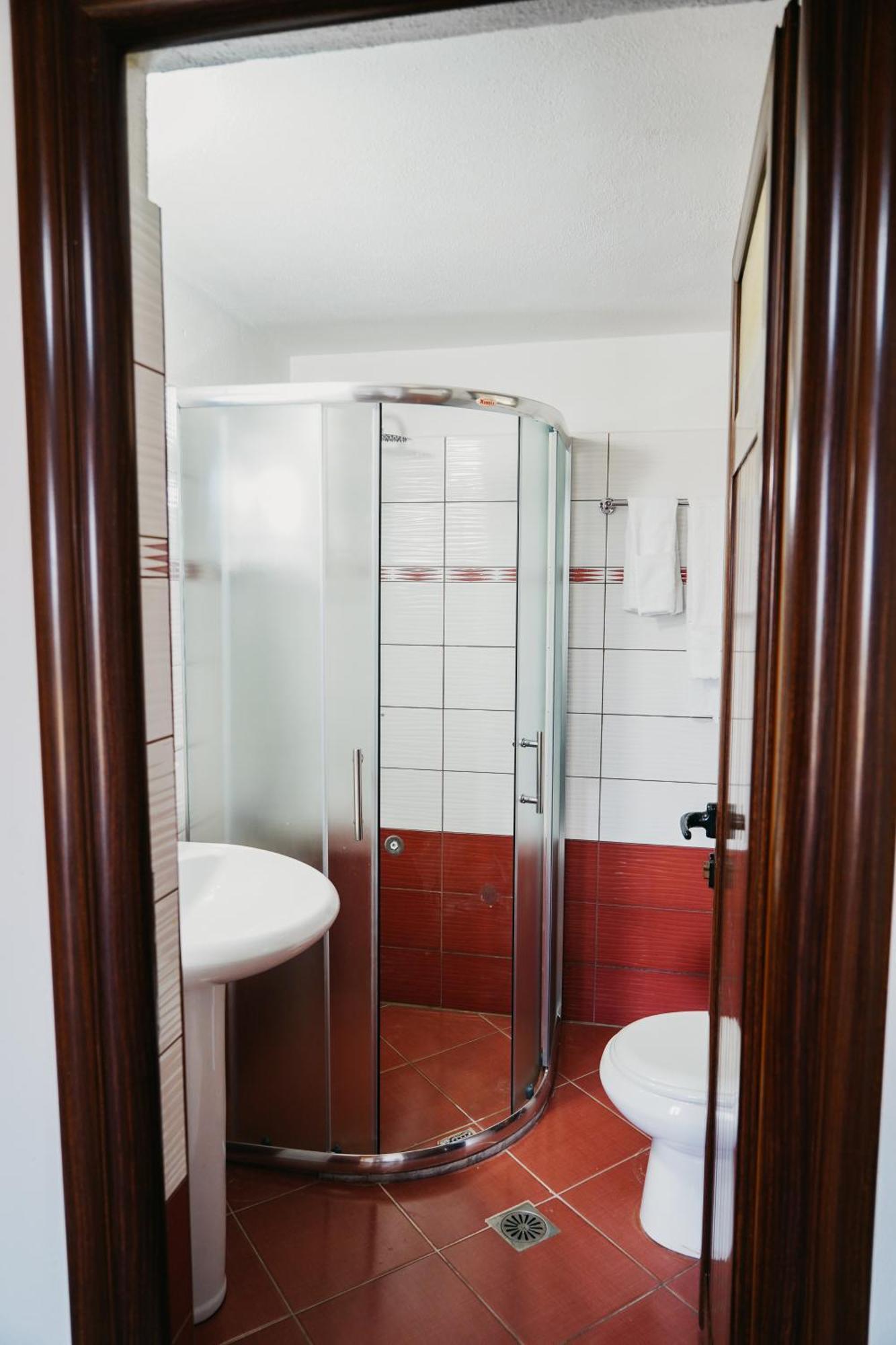 Hotel Bujtina Anlu à Nepravishte Extérieur photo