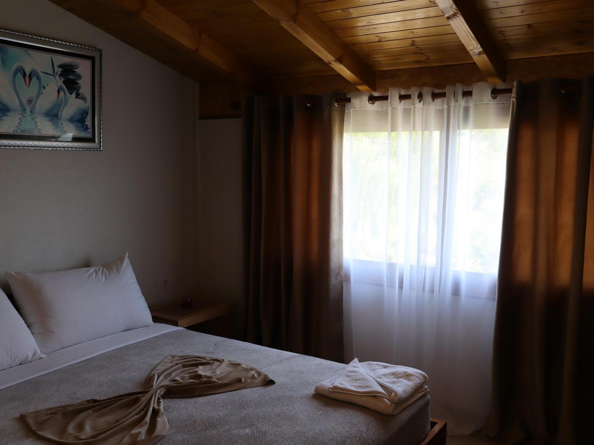Hotel Bujtina Anlu à Nepravishte Extérieur photo