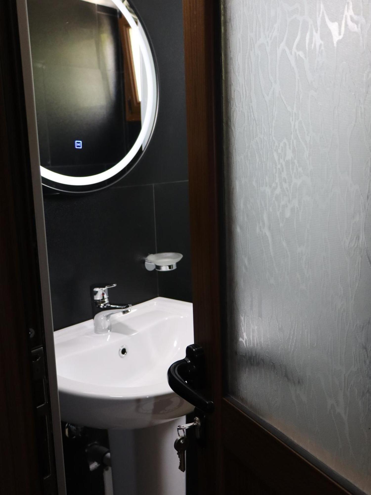 Hotel Bujtina Anlu à Nepravishte Extérieur photo