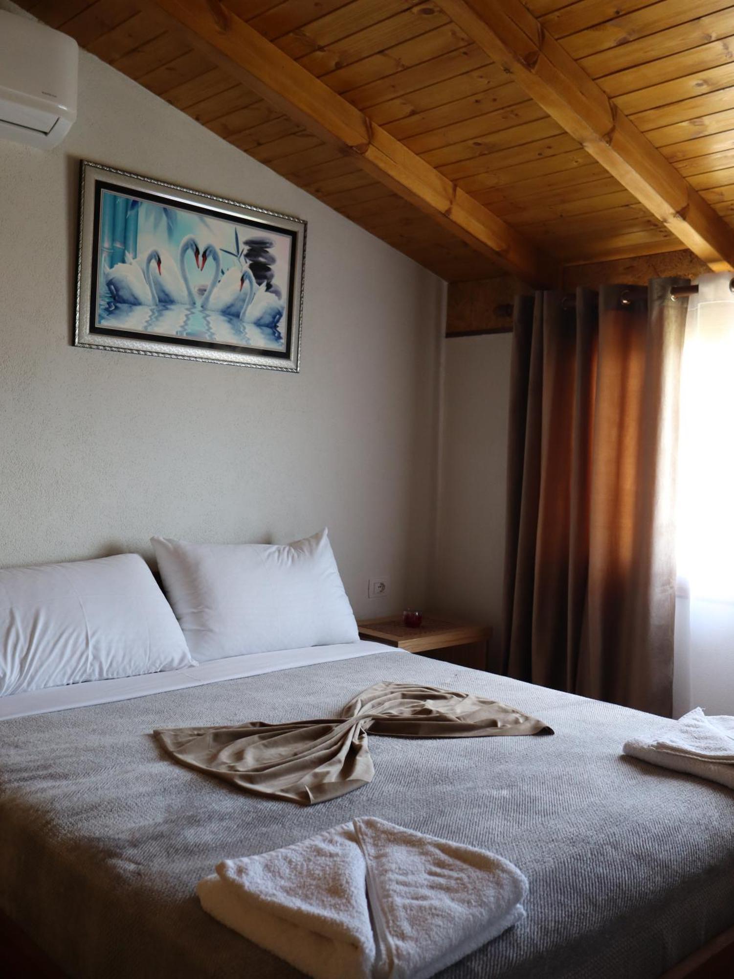 Hotel Bujtina Anlu à Nepravishte Extérieur photo